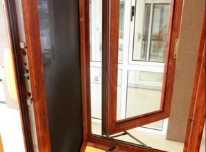 易拆洗隐形纱窗的清洗方法全攻略