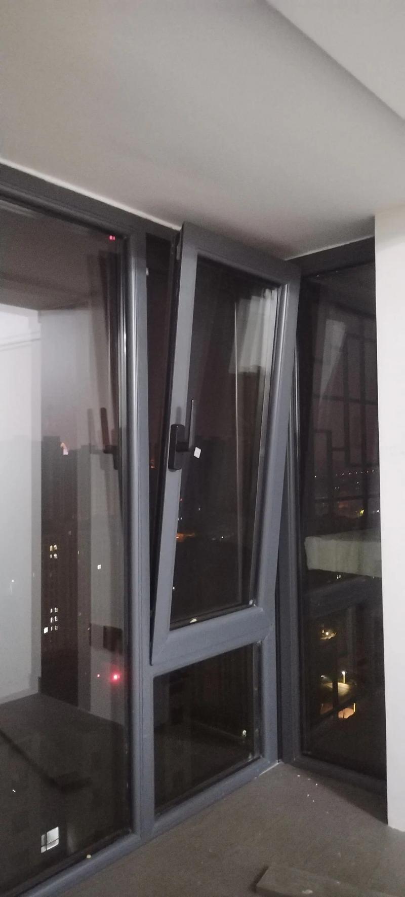 全屋门窗升级新体验 隐形合页内开内倒窗与金刚网纱窗的完美融合